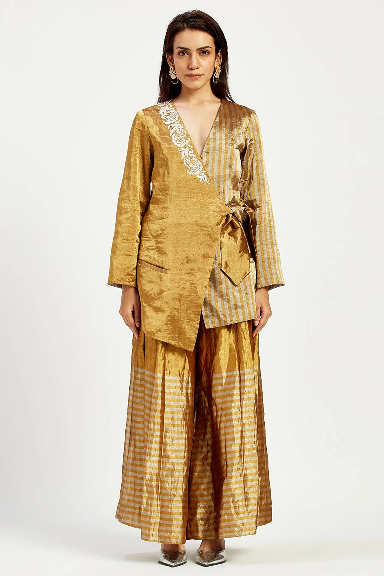 Cusco 2.0 - Golden Bow Blazer   Peeking Sun Trouser