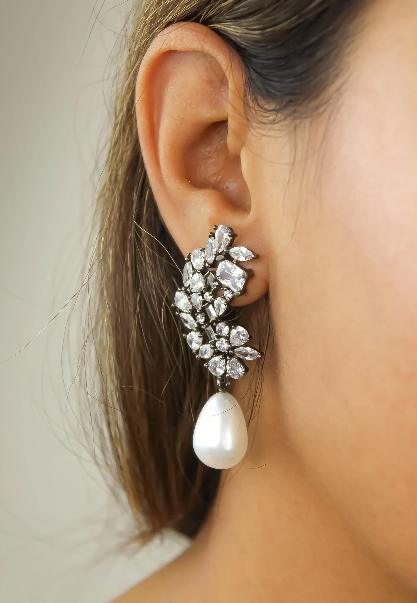 Frosty Pearl Earrings