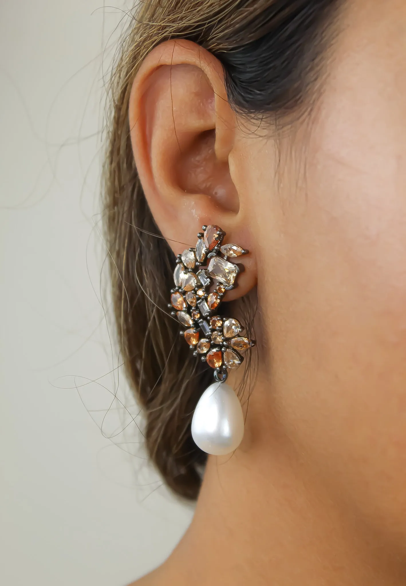 Frosty Pearl Earrings