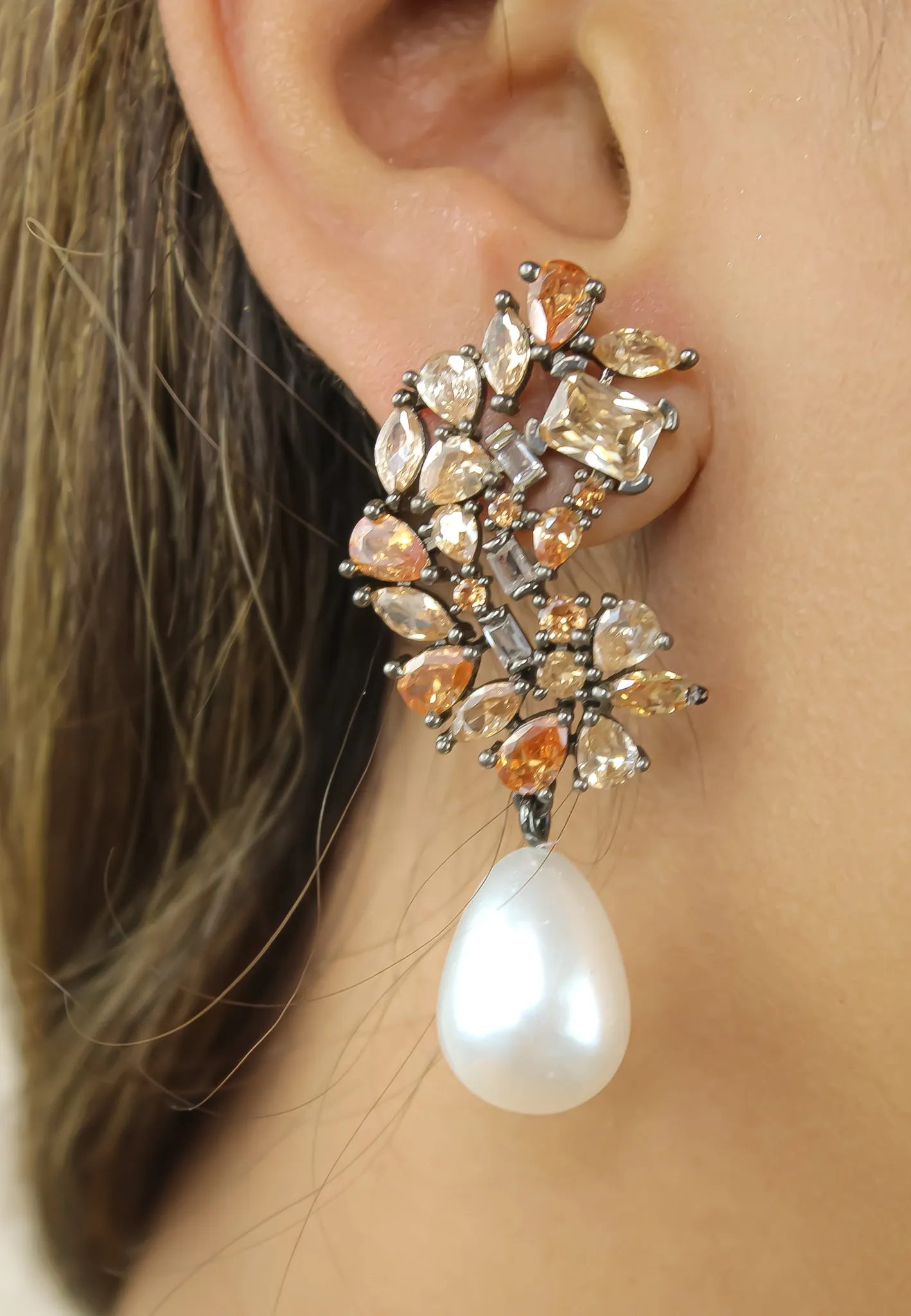 Frosty Pearl Earrings