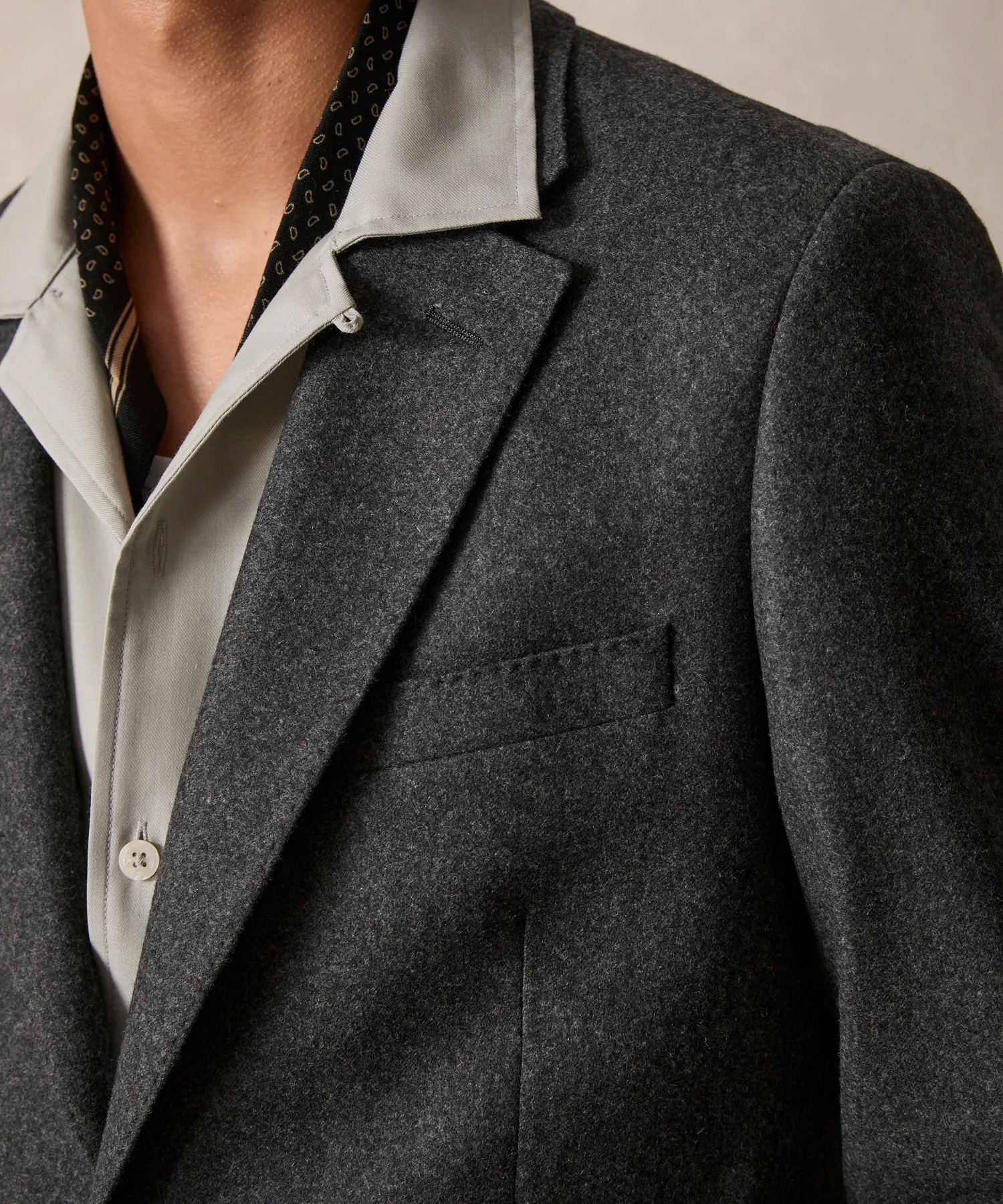 Italian Flannel Sutton Suit in Charcoal